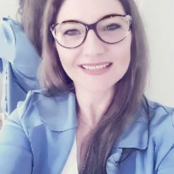 Jaqueline Motta Mendoça